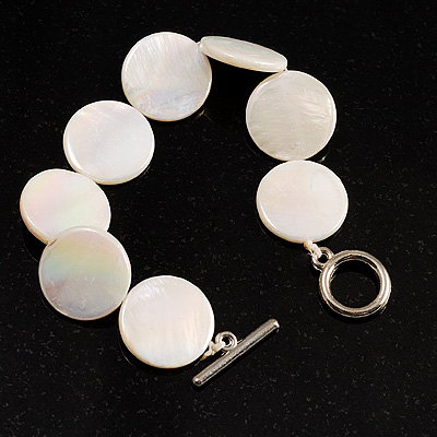 Flat Round Disc Shell Bracelet On The Cotton Thread (White) - main view