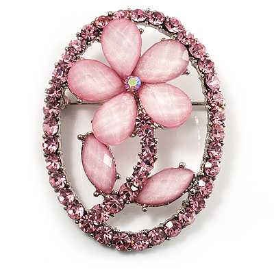 Daisy In The Oval Frame Pale Pink Crystal Brooch (Silver Tone) - main view