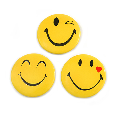 3pcs Happy Smiling Face with Red Heart Lapel Pin Button Badge - 3cm Diameter - main view