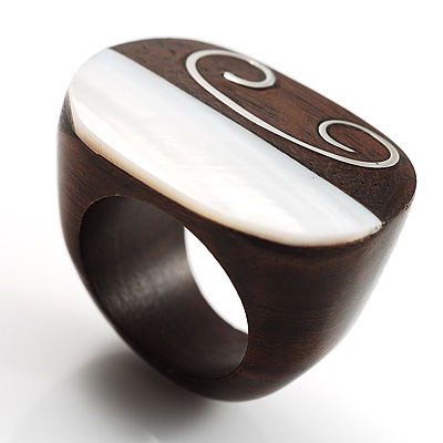 Oval Wood With Horizontal Shell Inlay Fashion Ring - main view