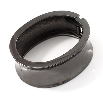 Black Saddle-Shaped Hinged Fashion Bangle